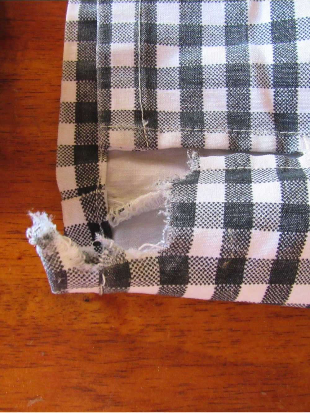 Hell Bunny Black and White Gingham Woman’s Cigarette Pants - Picture 6 of 7